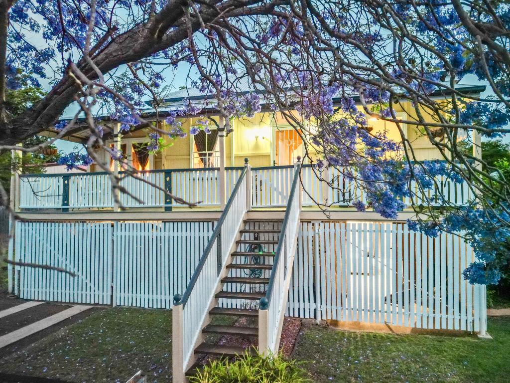 33 Railway St, Booval, QLD 4304