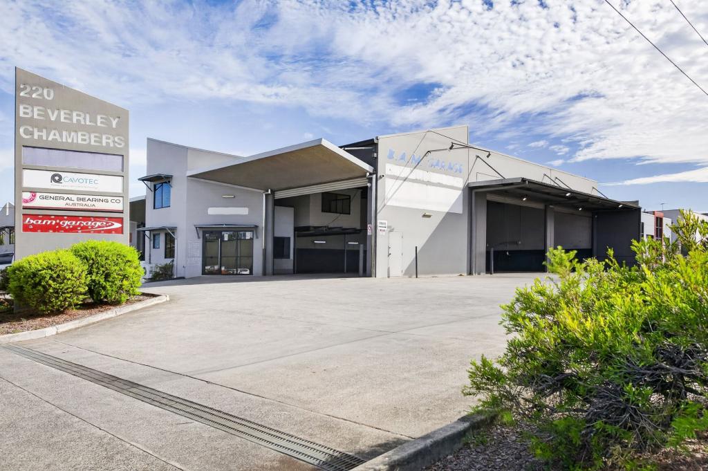 1/220 BEVERLEY ST, MORNINGSIDE, QLD 4170