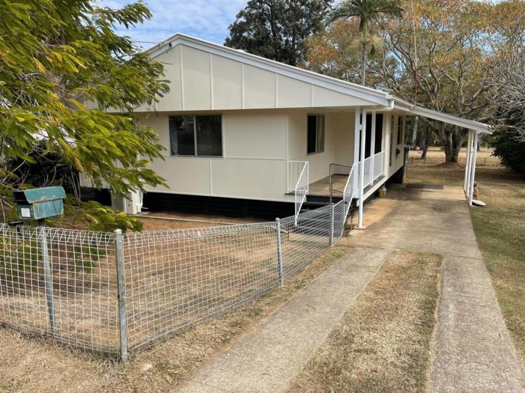 13 Wilkins St, West Gladstone, QLD 4680
