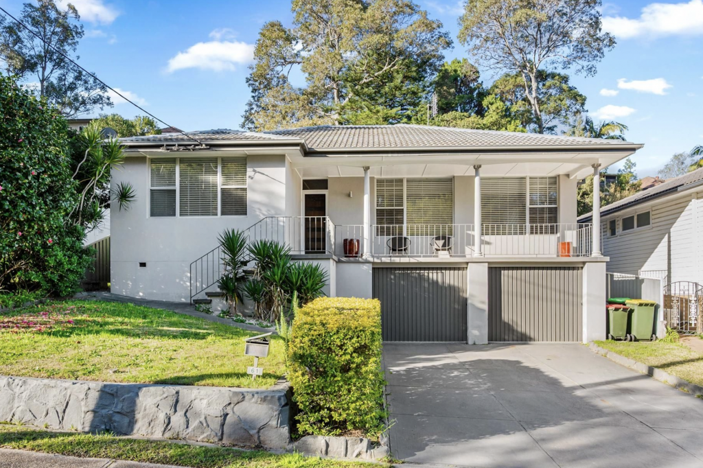 61 KIMBARRA CL, KOTARA, NSW 2289