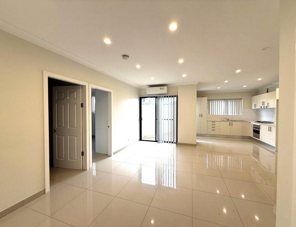 65a Balmoral Ave, Croydon Park, NSW 2133