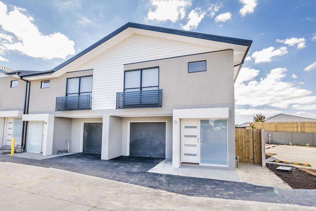 8 Nebula Lane, Cranbourne East, VIC 3977