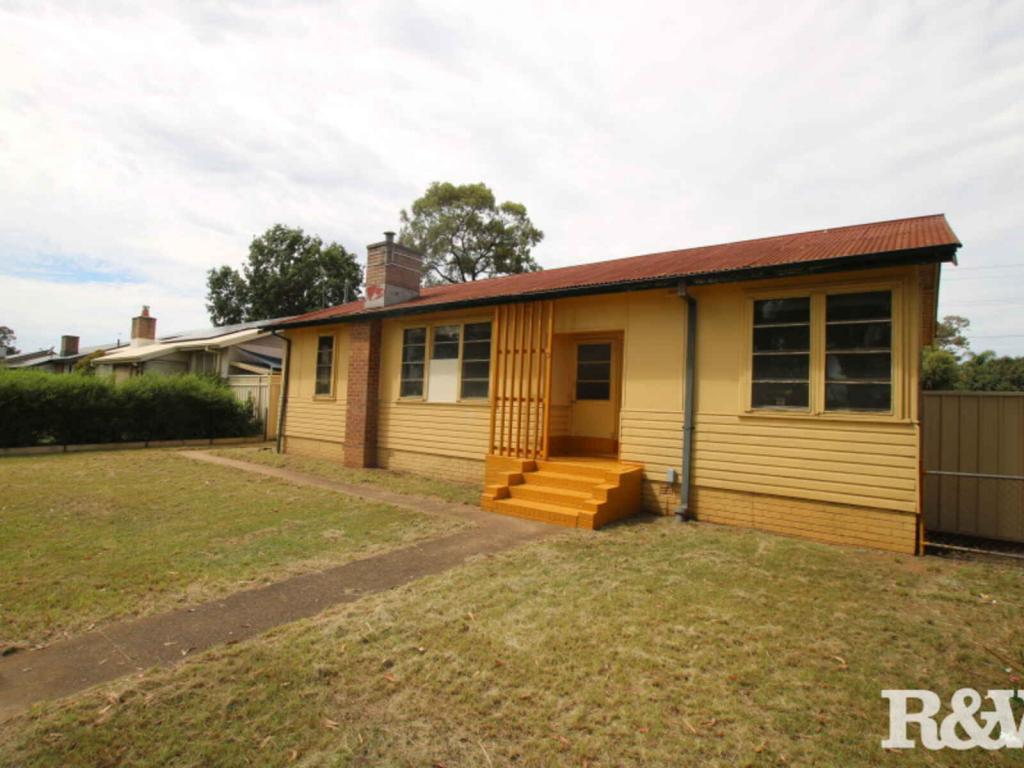 9 Griffiths St, North St Marys, NSW 2760