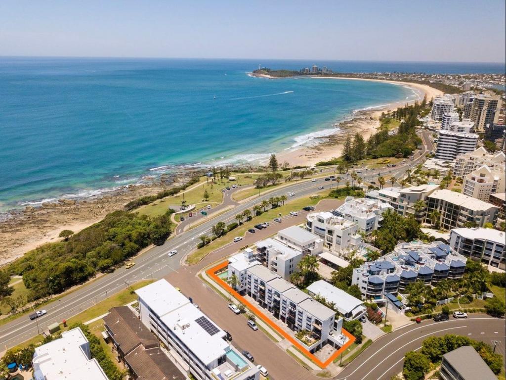 2/1 MANDIN ST, ALEXANDRA HEADLAND, QLD 4572