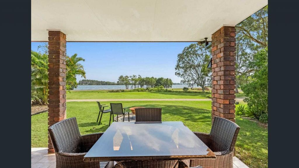 858 River Dr, Empire Vale, NSW 2478