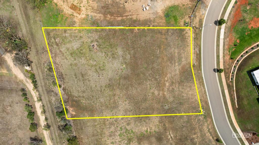 32 Monarch Pl, Withcott, QLD 4352