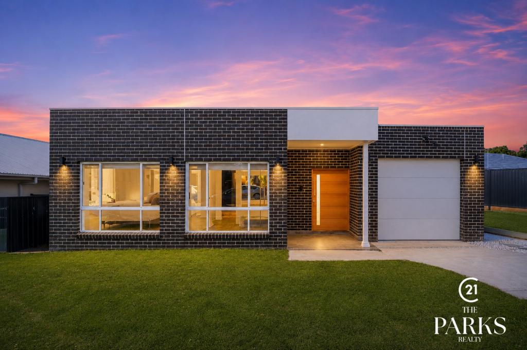 4 Cardew Cres, Bradbury, NSW 2560