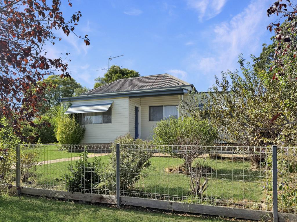 16 Wood St, Grenfell, NSW 2810