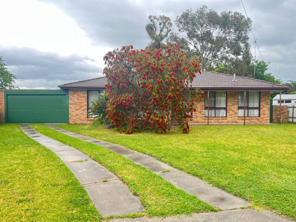 323 HAINES CT, LAVINGTON, NSW 2641