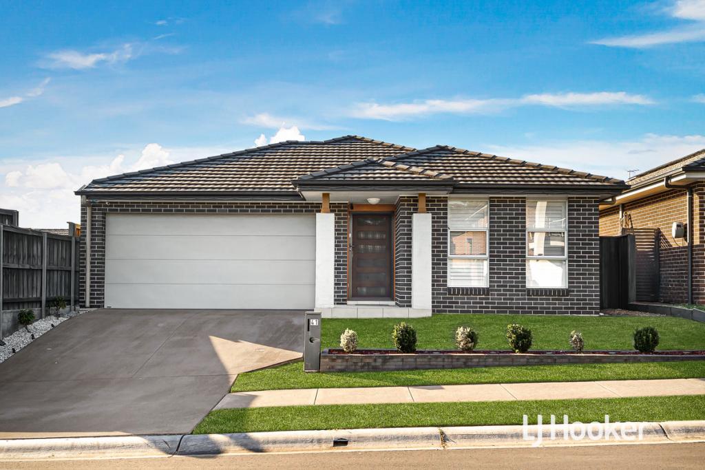 41 Woodburn St, Colebee, NSW 2761