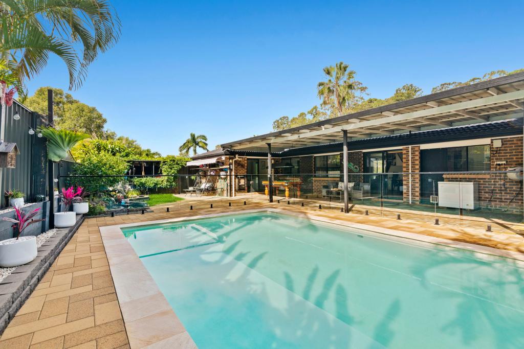 11 GLENTREES GR, CURRUMBIN WATERS, QLD 4223