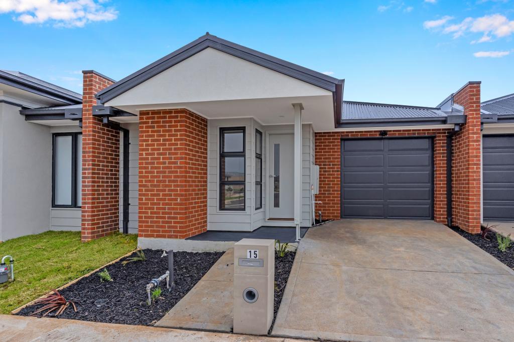 15 Blackscroft Rd, Thornhill Park, VIC 3335