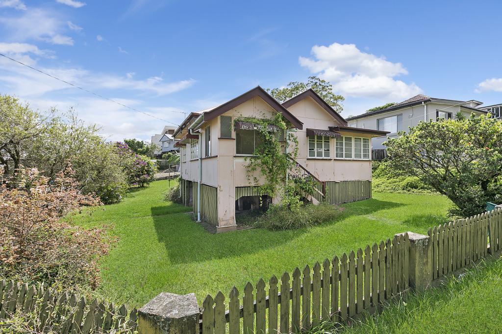 222 Agnew St, Seven Hills, QLD 4170