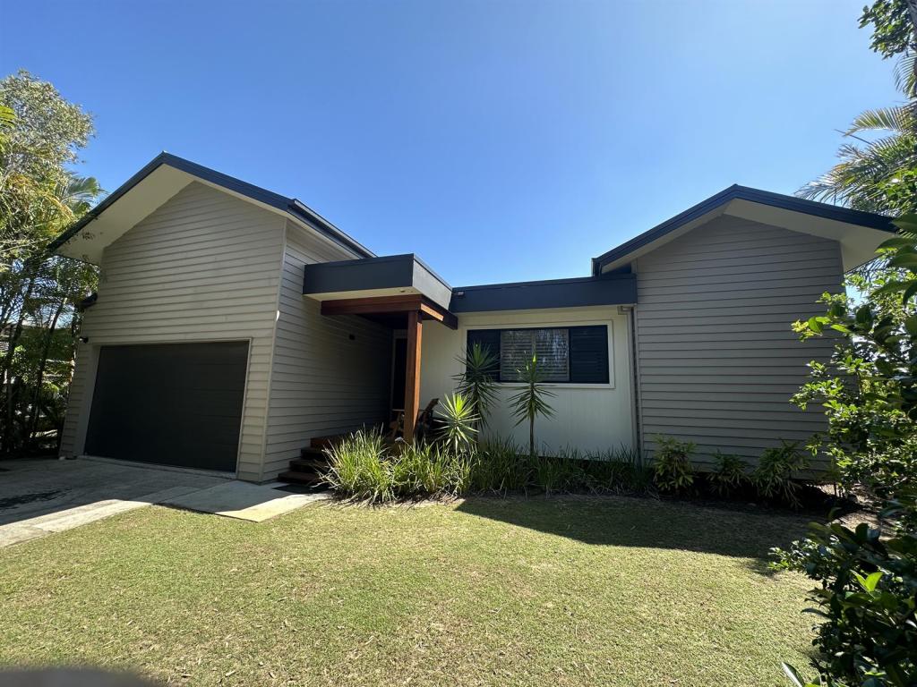 16 Casuarina Ct, South Stradbroke, QLD 4216