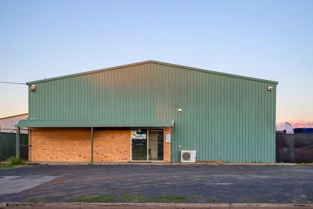 10 Glasson St, Emerald, QLD 4720