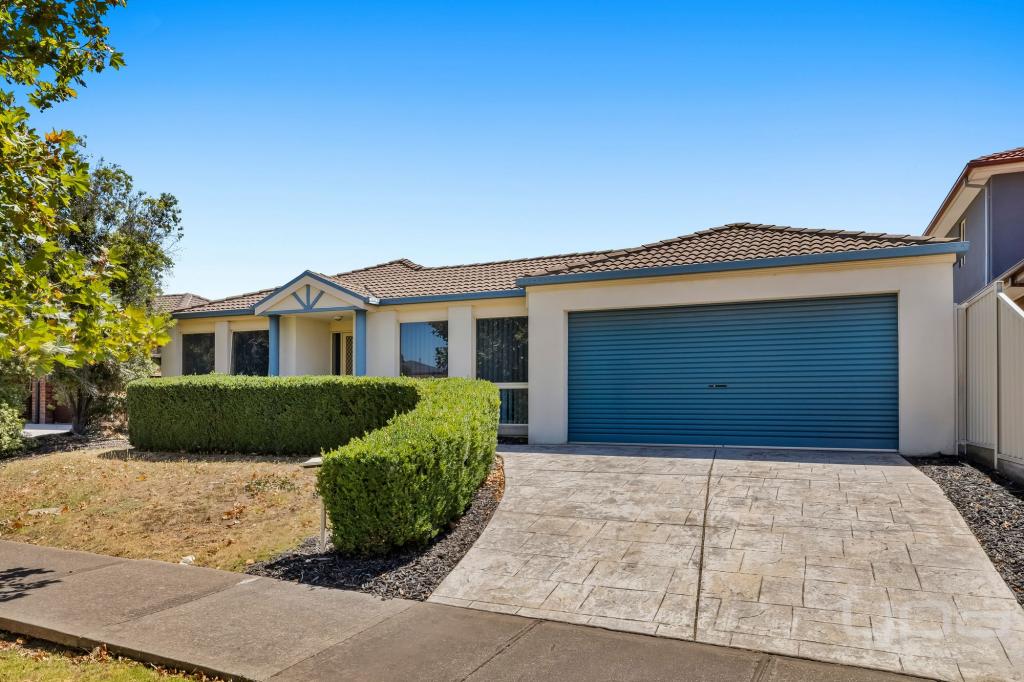 52 Cambridge Cres, Taylors Lakes, VIC 3038