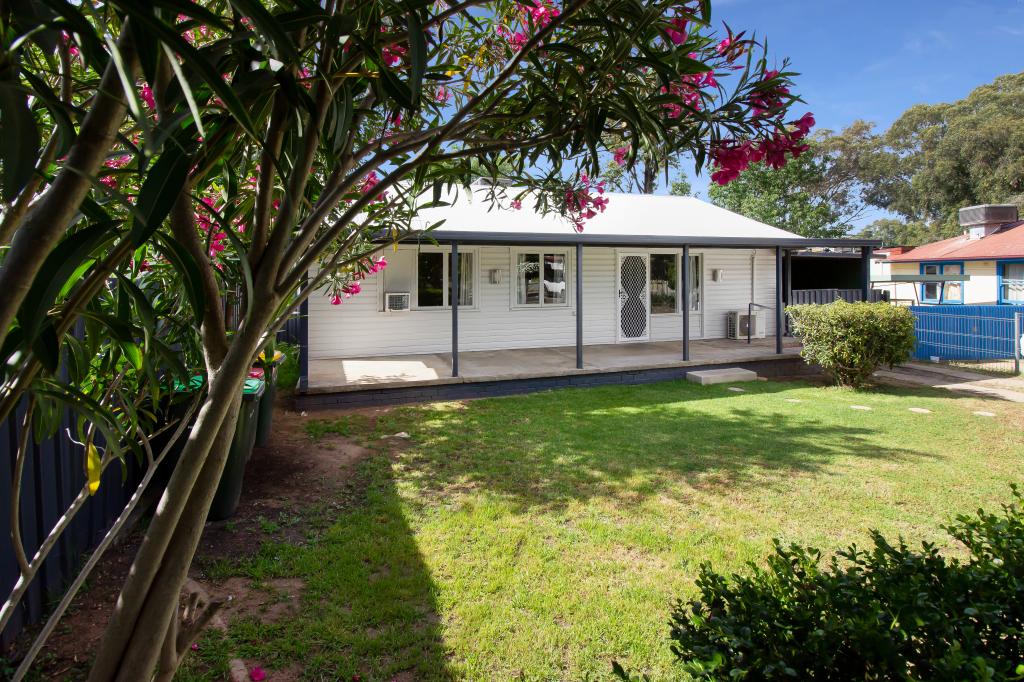 14 Gilmore Ave, Mount Austin, NSW 2650