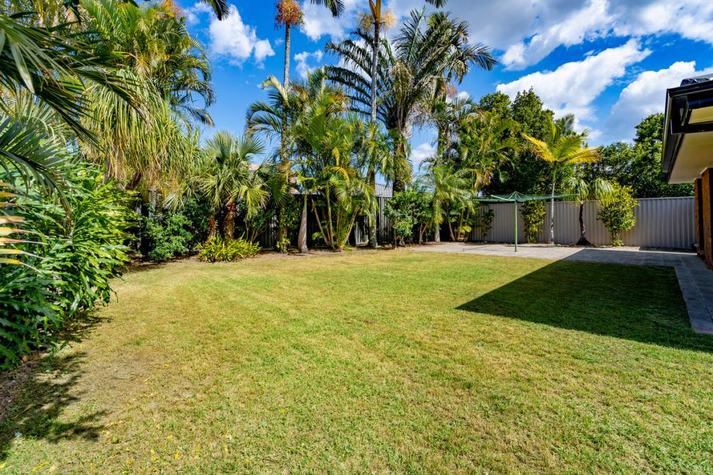 12 Barrier Reef Dr, Mermaid Waters, QLD 4218