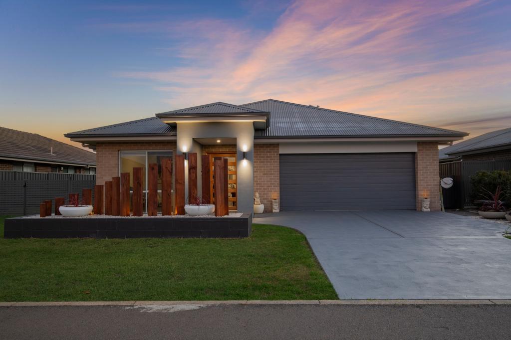 12 DIURIS ST, FERN BAY, NSW 2295