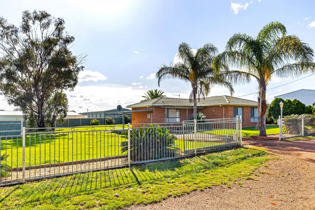 70 Stinson St, Coolamon, NSW 2701