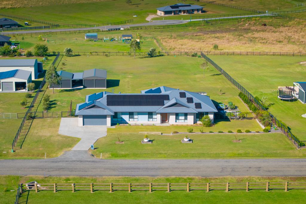 17 CABALLO WAY, WINYA, QLD 4515