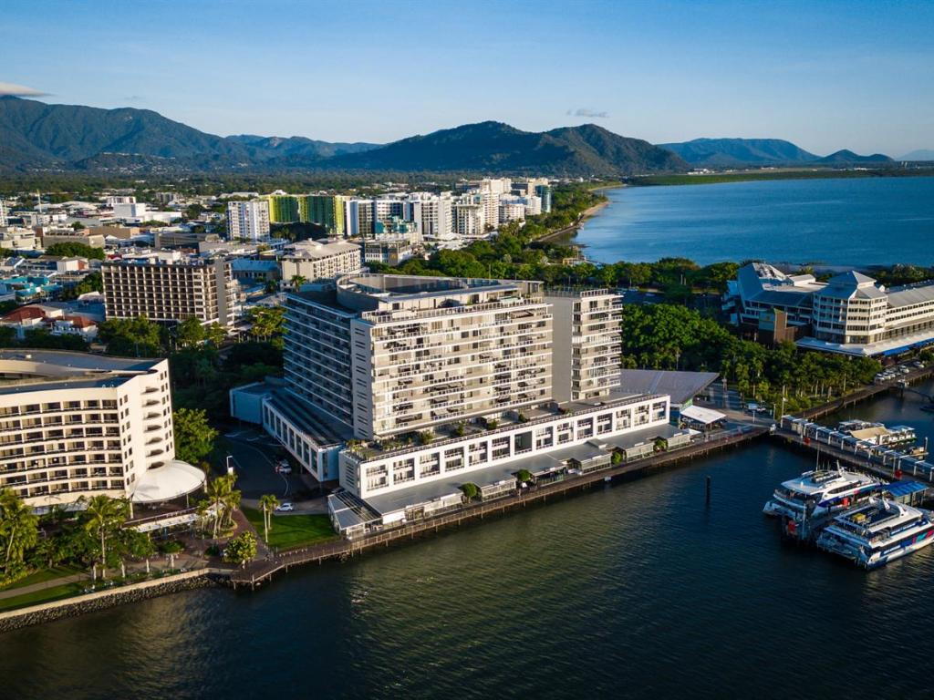 228/1 Marlin Pde, Cairns City, QLD 4870