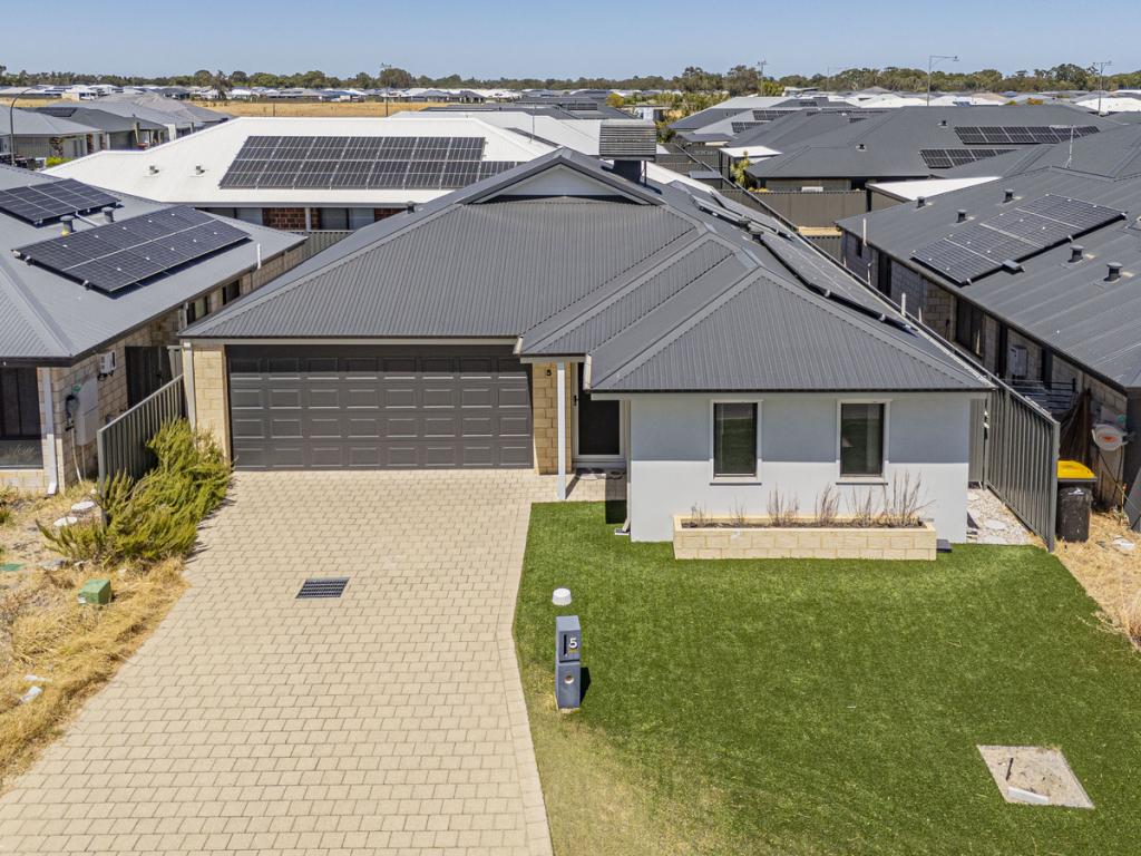 5 Coburg Way, Haynes, WA 6112