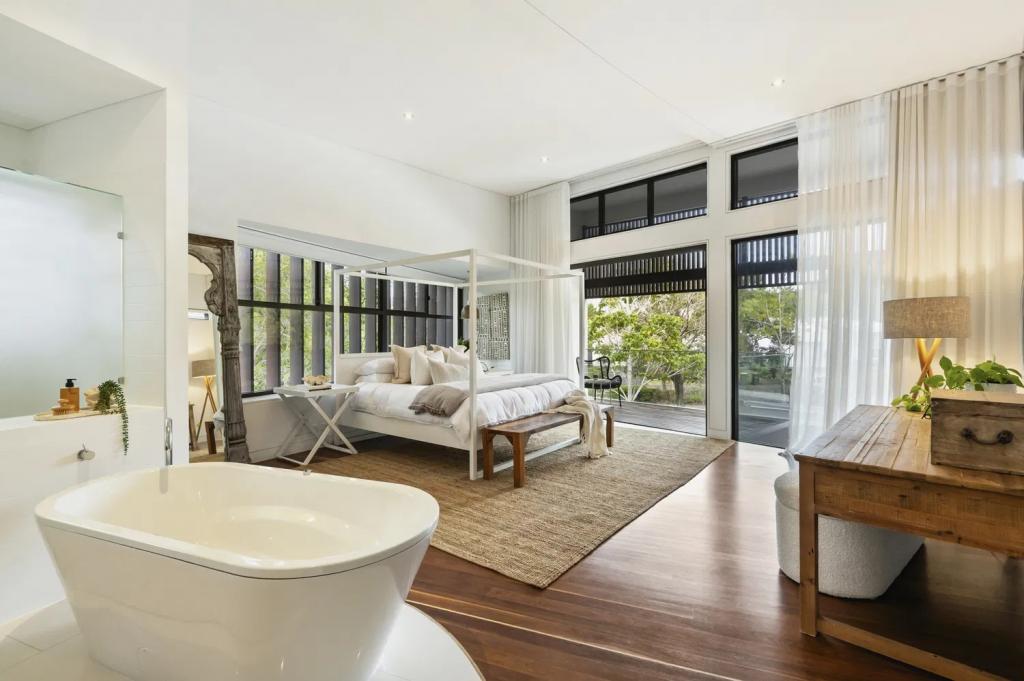 5 Wild Apple Ct, Noosa Heads, QLD 4567