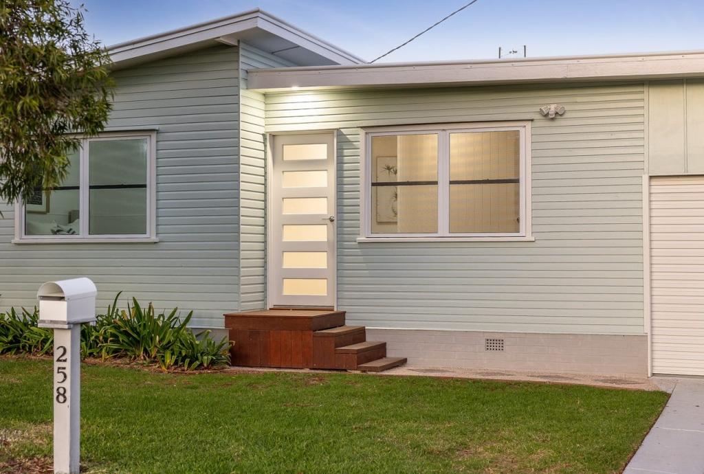 258 Tor St, Rockville, QLD 4350