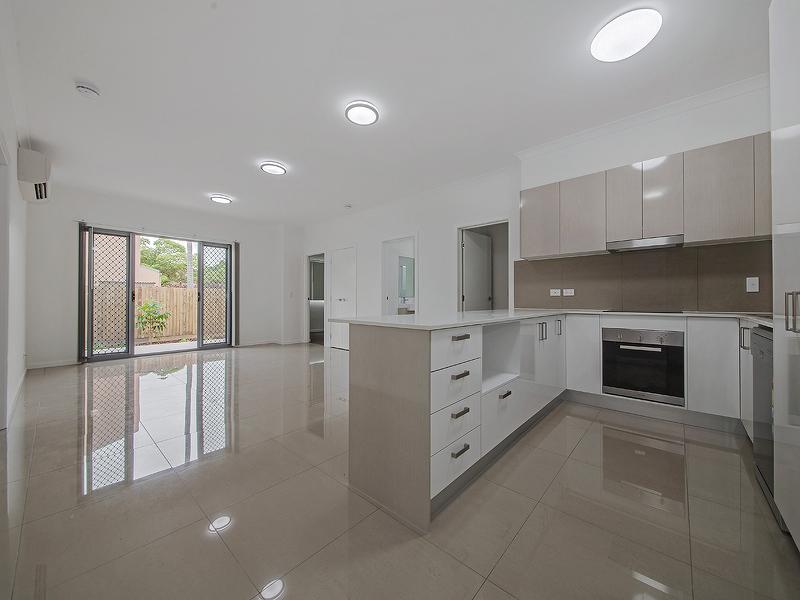 2/12 Drayton Tce, Wynnum, QLD 4178