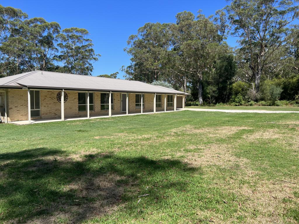 999 Brooms Head Rd, Taloumbi, NSW 2463