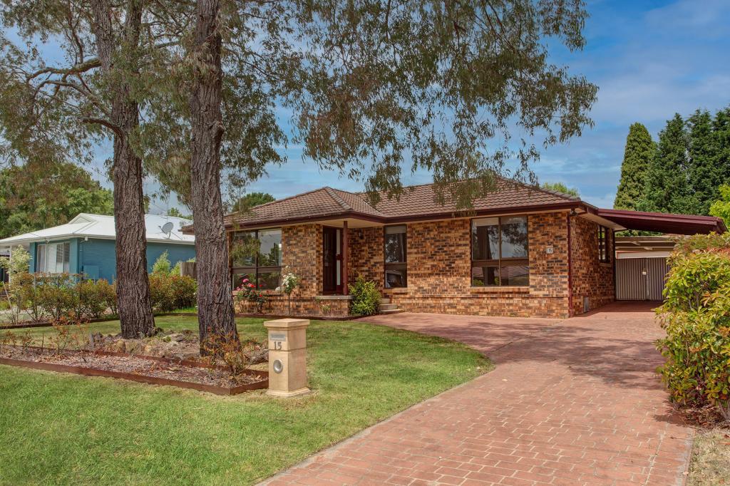 15 Koyong Cl, Moss Vale, NSW 2577