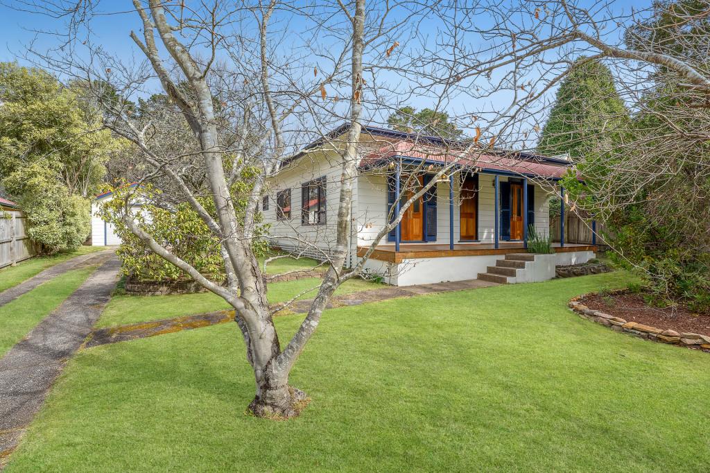 36 Sinclair Cres, Wentworth Falls, NSW 2782