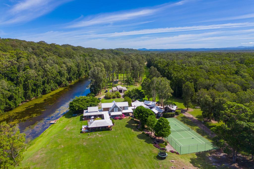 1126 Point Plomer Rd, Crescent Head, NSW 2440