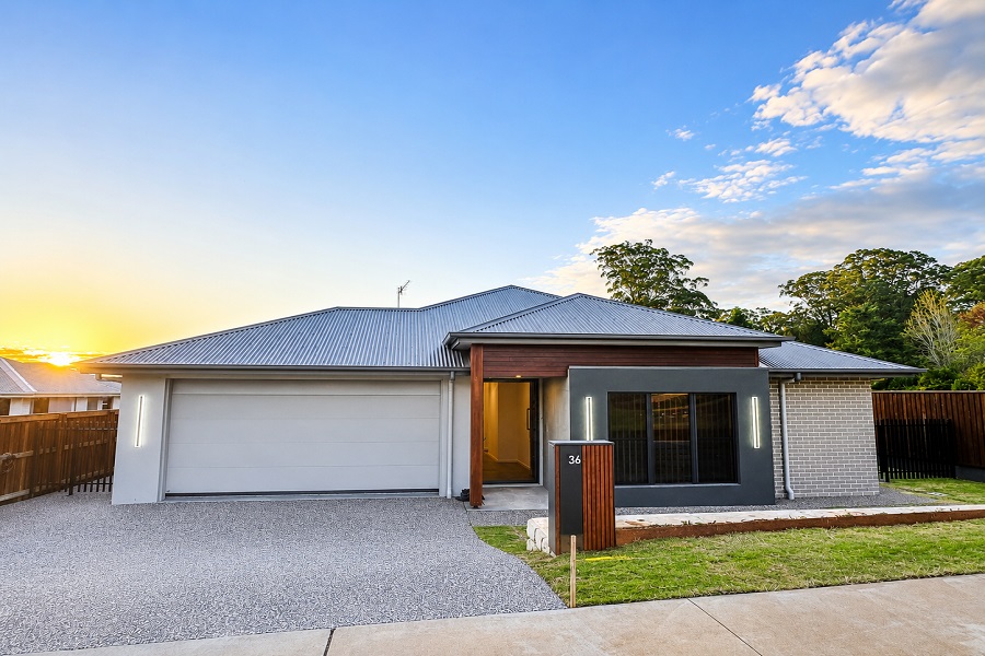 36 Vista Cres, Mount Kynoch, QLD 4350