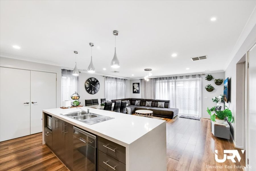 16 Nebula Cres, Mickleham, VIC 3064