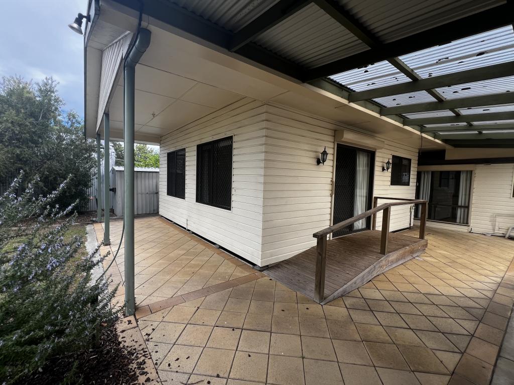 65a Cedar Ave, Naracoorte, SA 5271