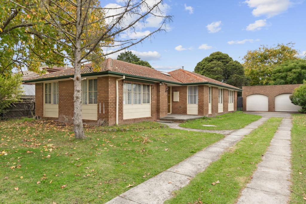 15 MARGARET ST, BERWICK, VIC 3806