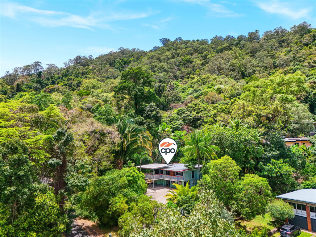 1 Andrew St, Stratford, QLD 4870
