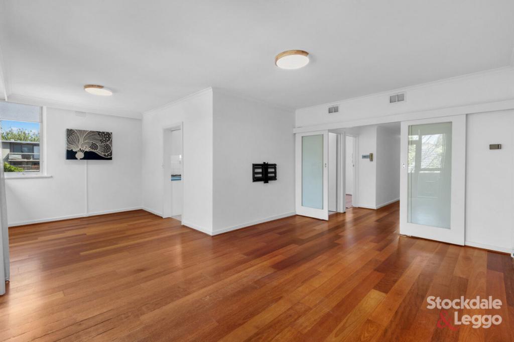 9/15 Dickens St, Elwood, VIC 3184
