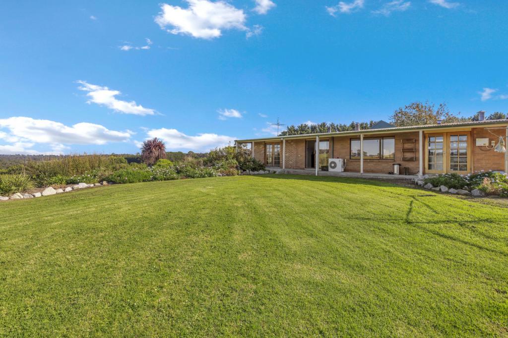 155 Clarke And Barr Rd, Jindivick, VIC 3818