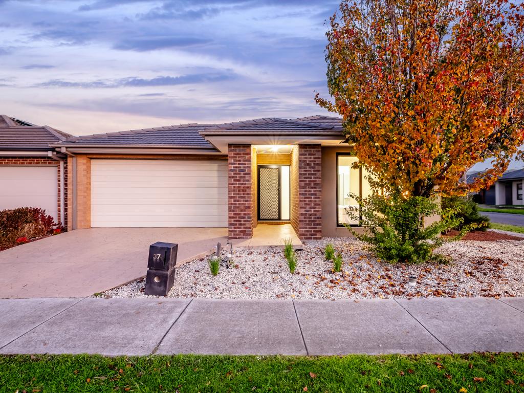 37 SCORIA CCT, CRAIGIEBURN, VIC 3064