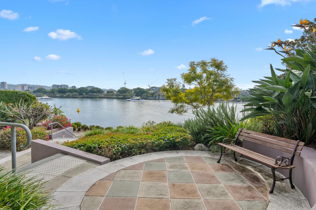 3/82 MACQUARIE ST, ST LUCIA, QLD 4067