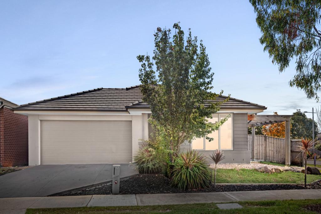 17 LARAPINTA ENT, WERRIBEE, VIC 3030