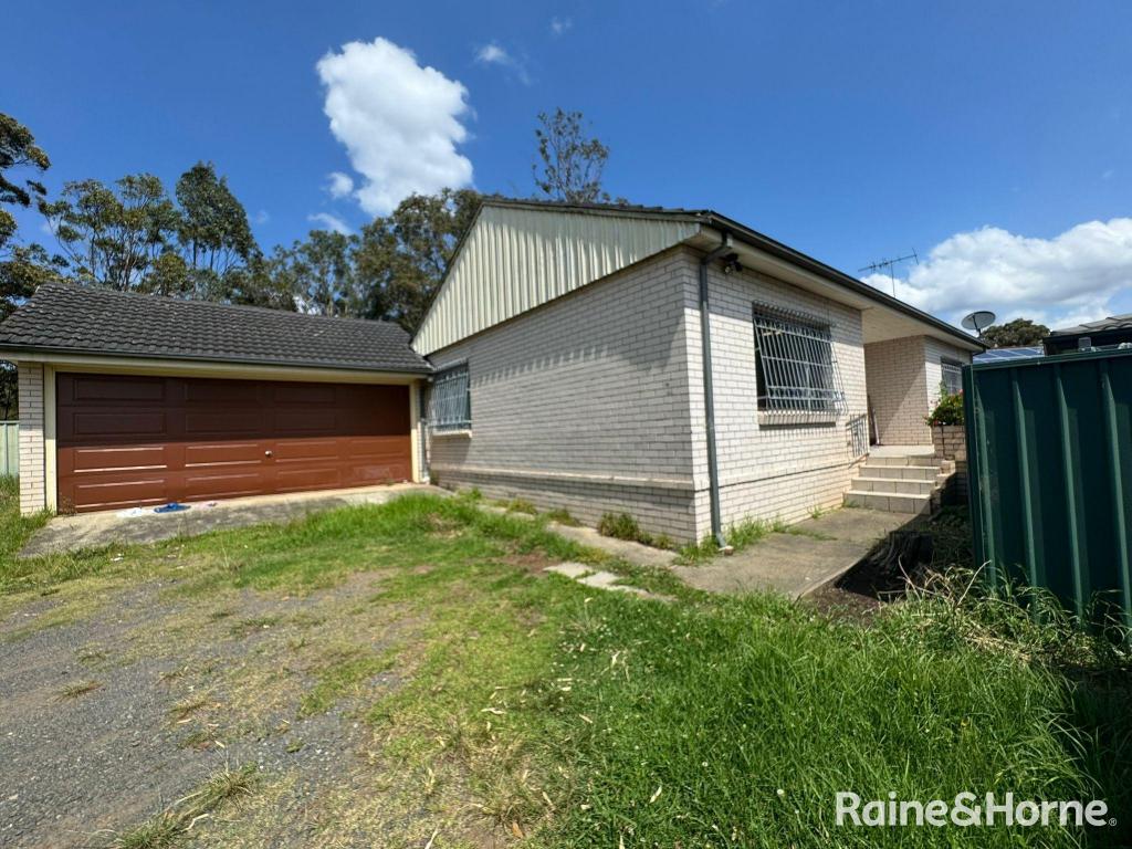 10 Kitson Pl, Minto, NSW 2566