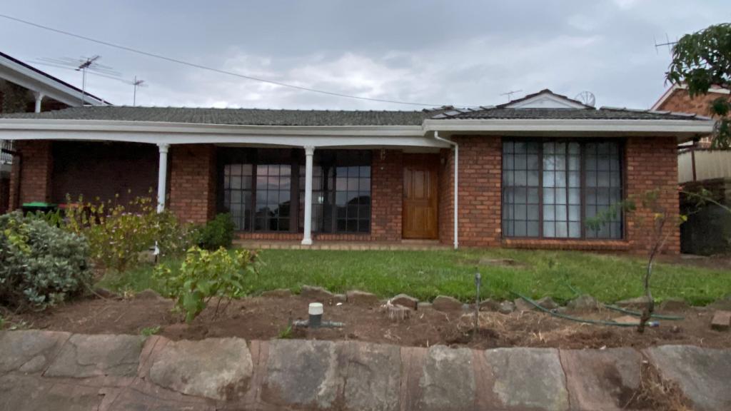 6 Torwood Pl, St Johns Park, NSW 2176