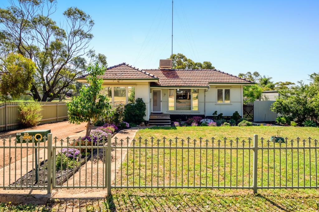 25 YALBAROO RD, NORTHAM, WA 6401