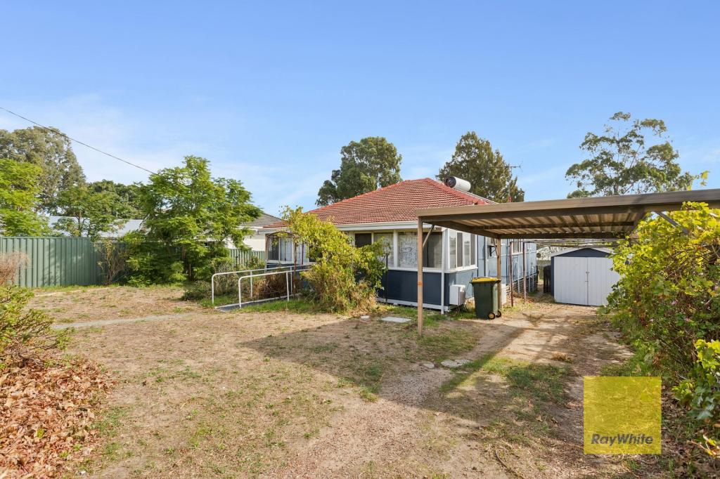 7 Jinda Rd, Koongamia, WA 6056