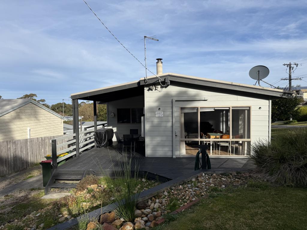 13 Bassett Rd, Lakes Entrance, VIC 3909