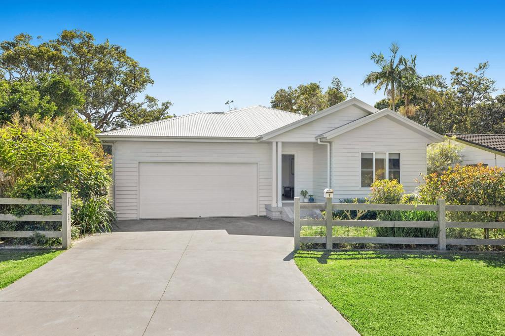 9 Three Points Ave, Macmasters Beach, NSW 2251